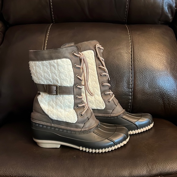 Shoes - Tall duck boots